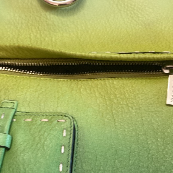 BCBG HOBO LEATHER GREEN OMBRE BAG - Picture 3 of 8